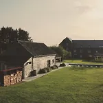 Domaine Sur Les Sarts Hotel