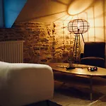 酒庄苏尔莱斯萨特斯度假屋 4* 奥埃