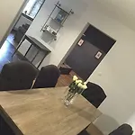 酒庄苏尔莱斯萨特斯度假屋 4* 奥埃