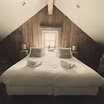 酒庄苏尔莱斯萨特斯度假屋 4*