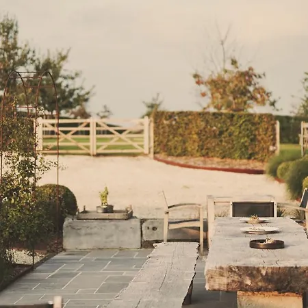Domaine Sur Les Sarts Hotel 3*