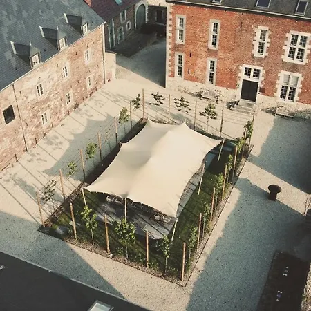 Domaine Sur Les Sarts Hotel