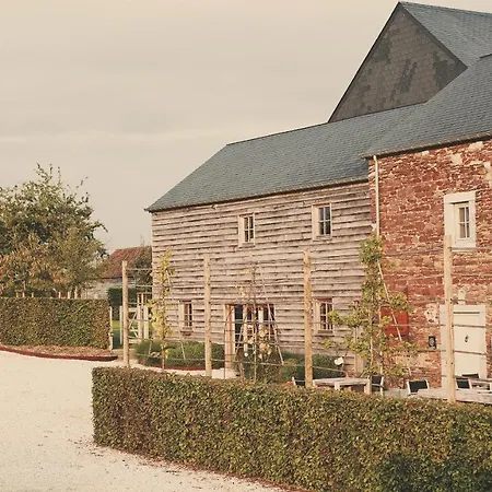 Domaine Sur Les Sarts Hotel 3*