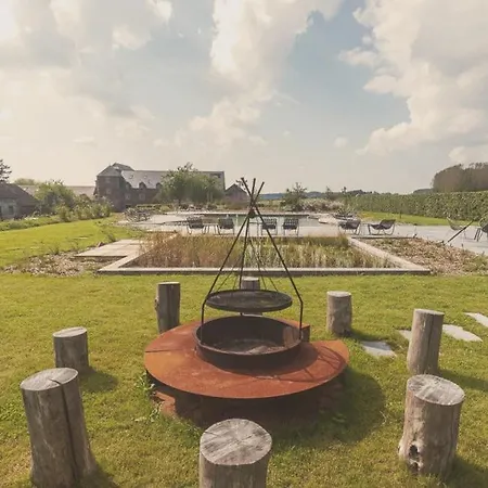 Domaine Sur Les Sarts Hotel