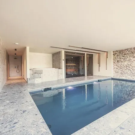 Domaine Sur Les Sarts מלון 4*