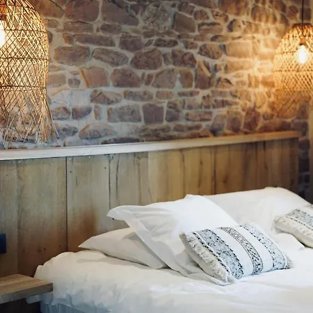Domaine Sur Les Sarts Hotel