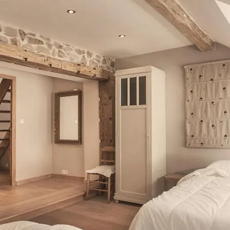Domaine Sur Les Sarts Hotel