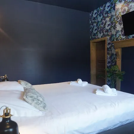 Domaine Sur Les Sarts מלון 3*