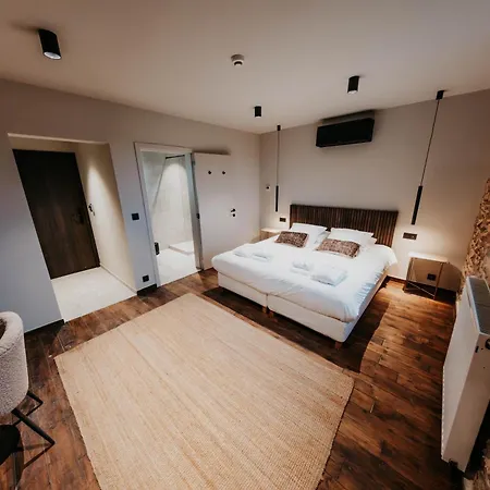 Domaine Sur Les Sarts 4* Ohey