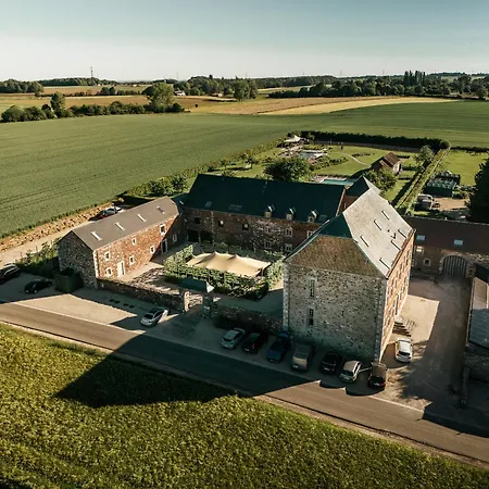 Domaine Sur Les Sarts 4*