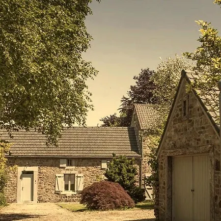 Domaine Sur Les Sarts Hotel 4*