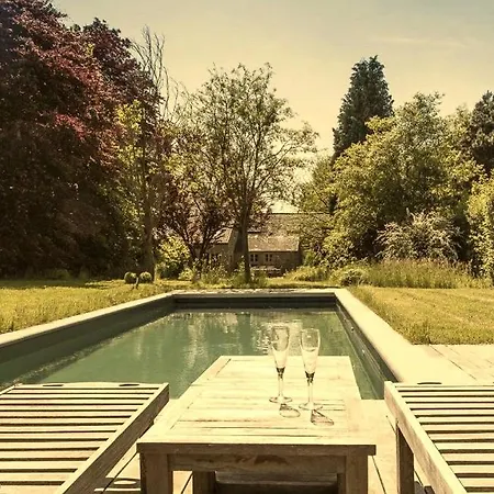 Domaine Sur Les Sarts Hotel 4*