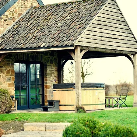 Domaine Sur Les Sarts 4*