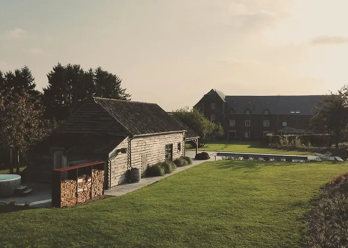 Domaine Sur Les Sarts Hotel