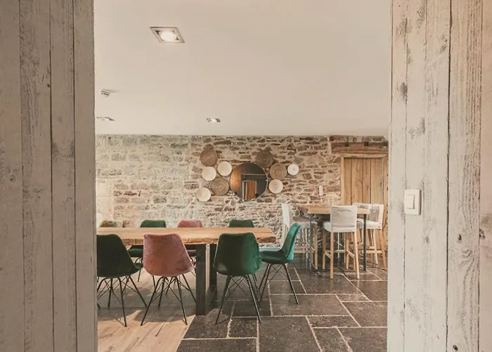 Domaine Sur Les Sarts Hotel 4*