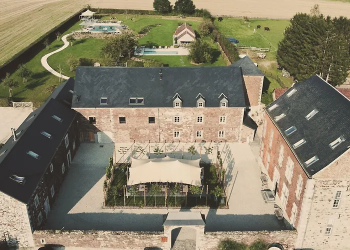 Domaine Sur Les Sarts Hotel